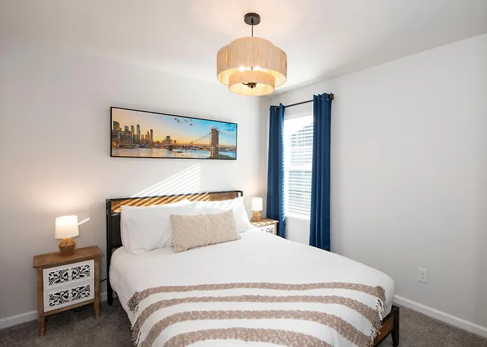 Cozy Coastal Home Near Beaches, Shops, Restaurants