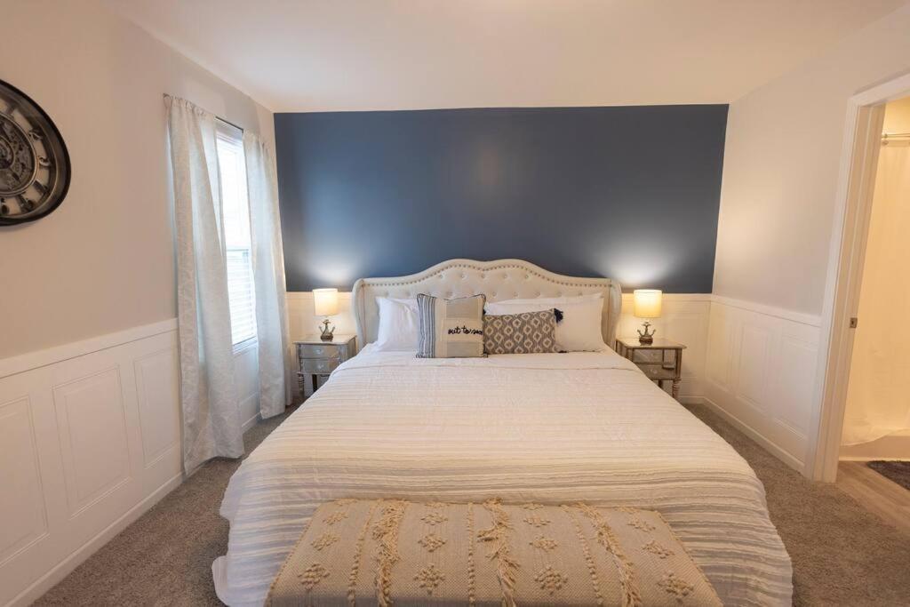 Cozy Coastal Near Beaches, Shops, Restaurants *